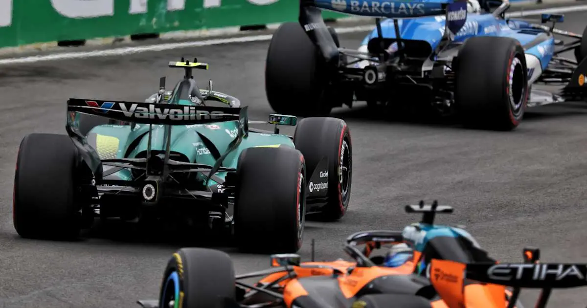 Fernando Alonso (Aston Martin): Durchs Feld gepflügt, dann Sitz kaputt!